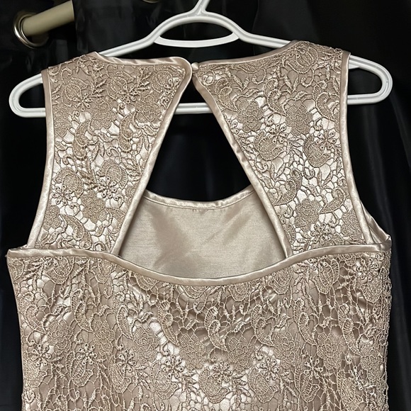 R & M Richards special event dress - Picture 4 of 7